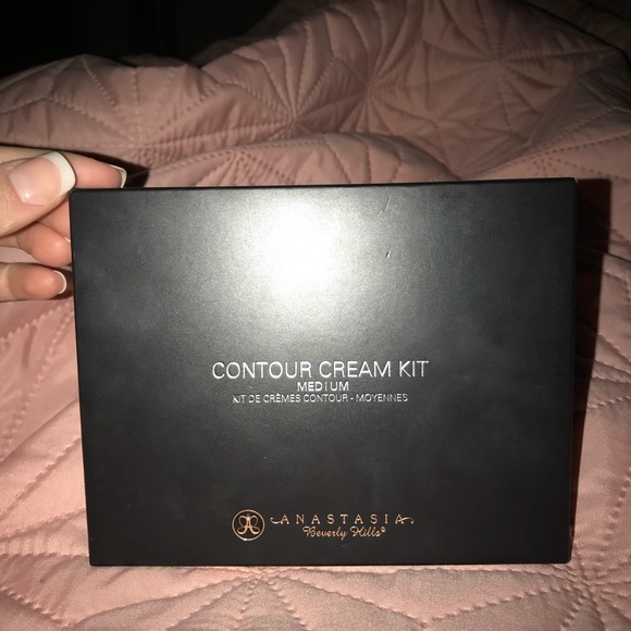 Anastasia Beverly Hills Contour Kit - Picture 2 of 2